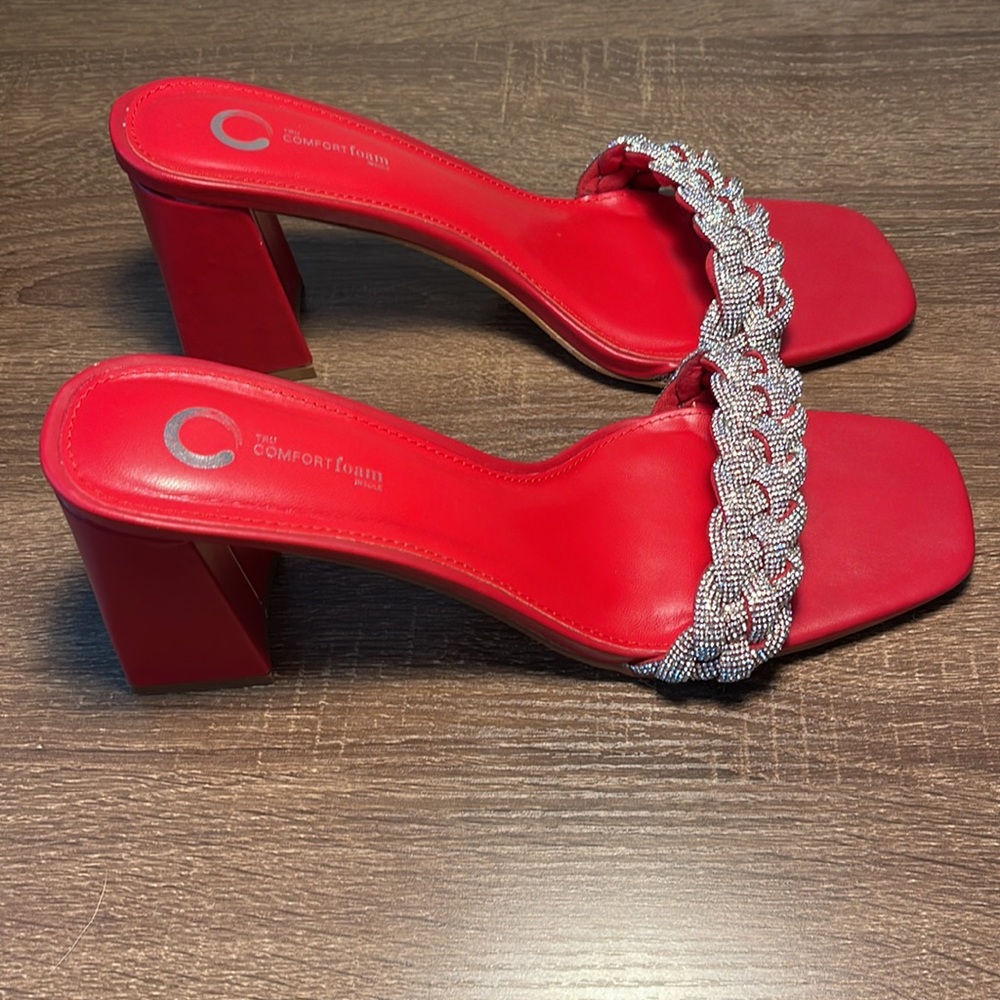 Journee Collection Red Pump - Picture 4 of 4